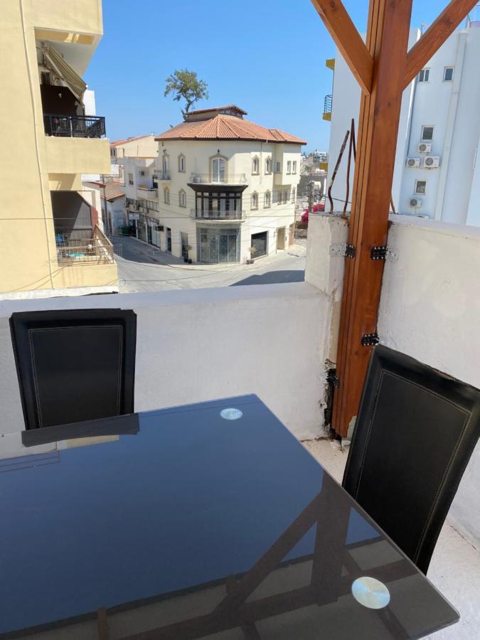 Past Or Tail Hostel Larnaca Luaran gambar